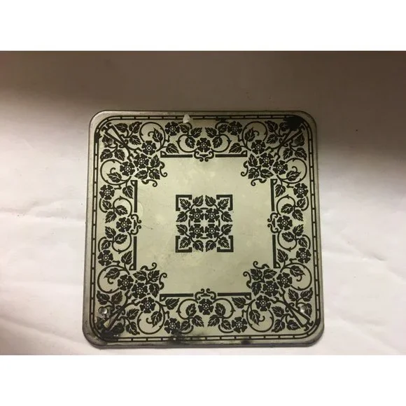 Dollhouse miniature Metal Werving Tray or "Rug" Patterned - Picture 1 of 3